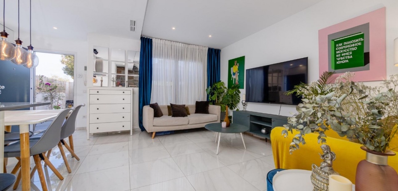 Venta - Semi - Detached Villa -
Orihuela Costa - Villamartín