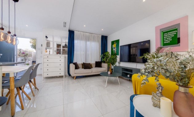 Venta - Semi - Detached Villa -
Orihuela Costa - Villamartín