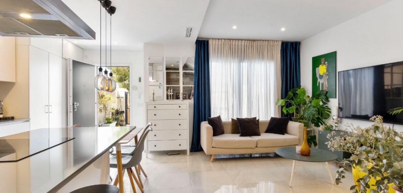 Venta - Semi - Detached Villa -
Orihuela Costa - Villamartín