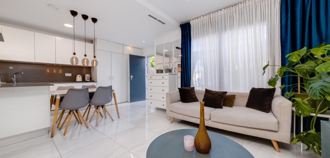 Venta - Semi - Detached Villa -
Orihuela Costa - Villamartín