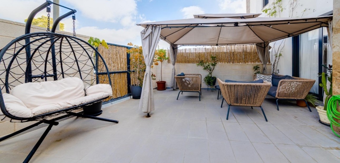 Venta - Semi - Detached Villa -
Orihuela Costa - Villamartín