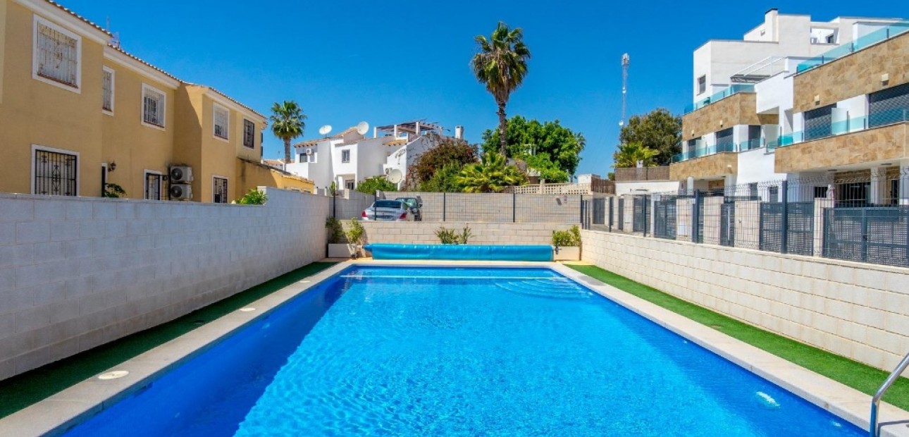Venta - Semi - Detached Villa -
Orihuela Costa - Villamartín