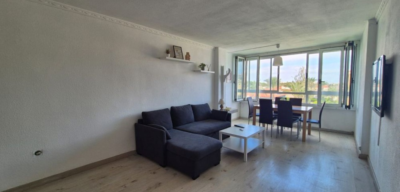 Sale - Apartment / flat -
Punta Prima