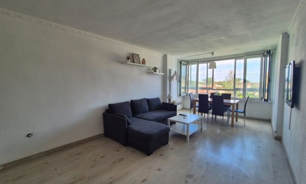 Sale - Apartment / flat -
Punta Prima