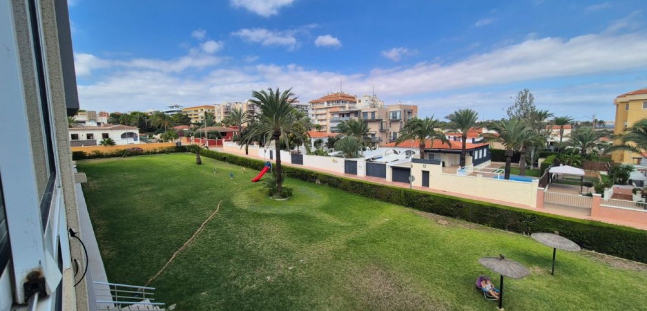 Sale - Apartment / flat -
Punta Prima