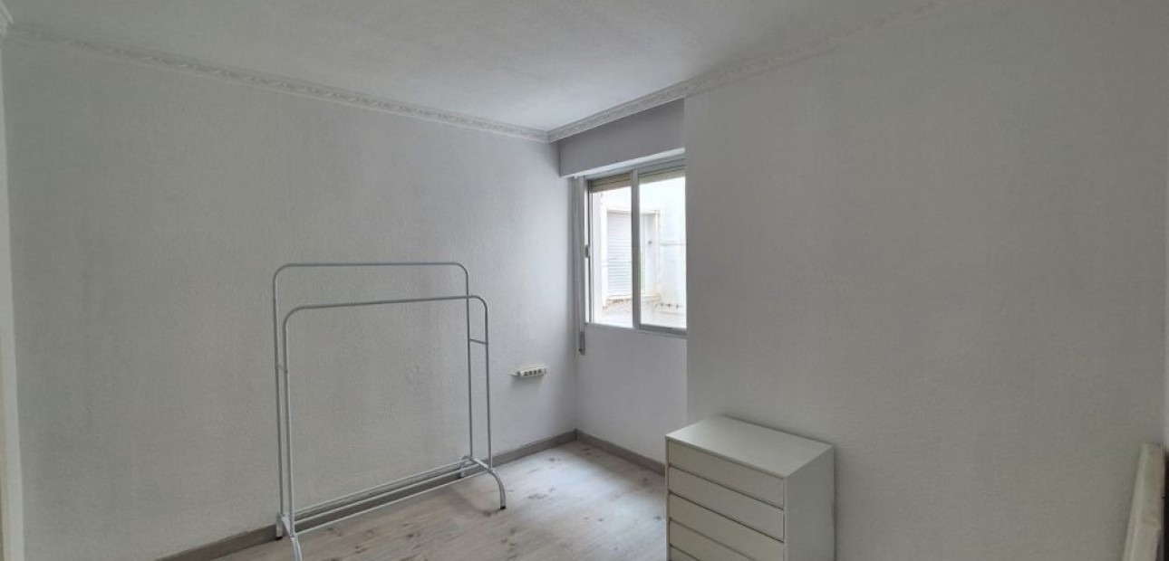 Sale - Apartment / flat -
Punta Prima