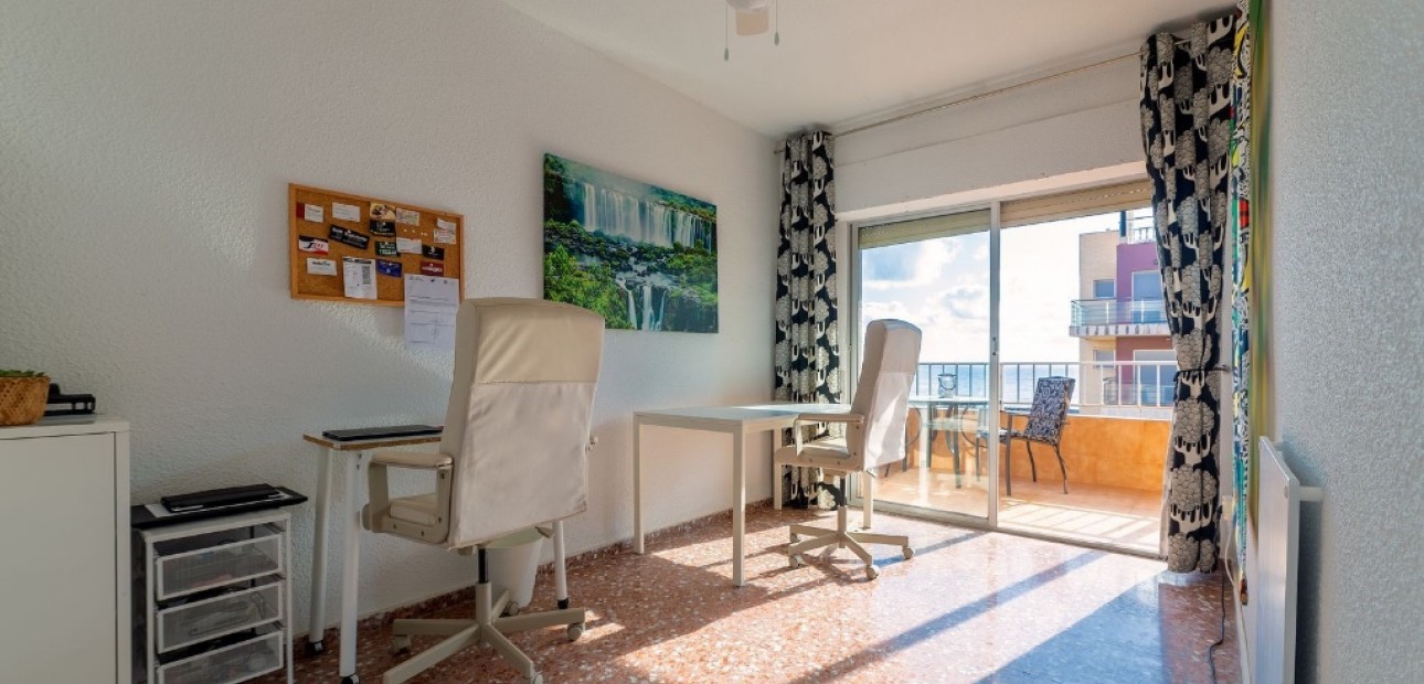 Herverkoop - Appartement / flat -
Punta Prima