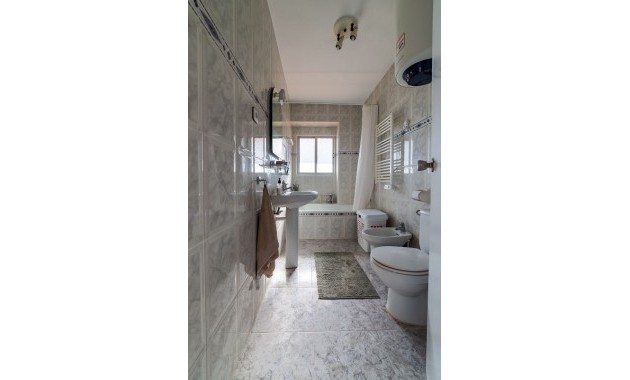 Herverkoop - Appartement / flat -
Punta Prima