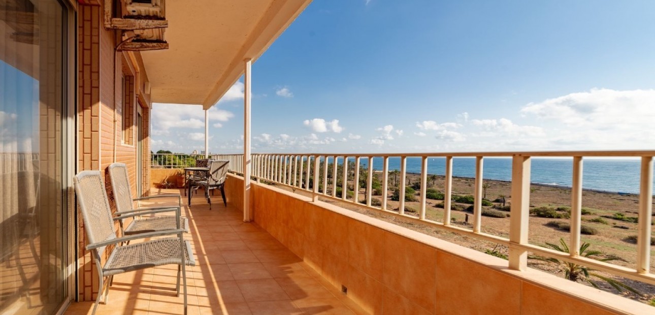 Herverkoop - Appartement / flat -
Punta Prima