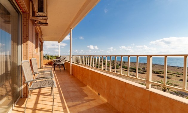 Herverkoop - Appartement / flat -
Punta Prima