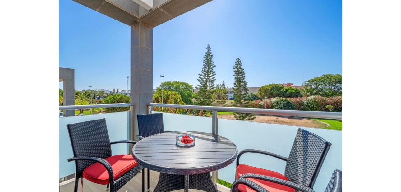 Sale - Apartment / flat -
Punta Prima