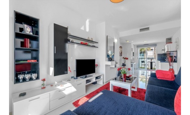 Sale - Apartment / flat -
Punta Prima