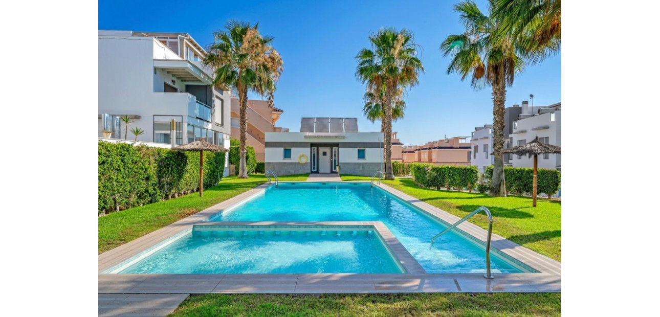 Sale - Apartment / flat -
Punta Prima