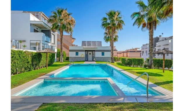 Sale - Apartment / flat -
Punta Prima