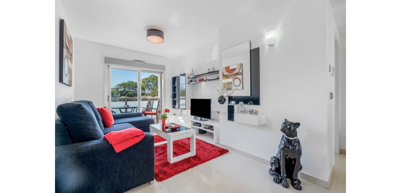 Sale - Apartment / flat -
Punta Prima