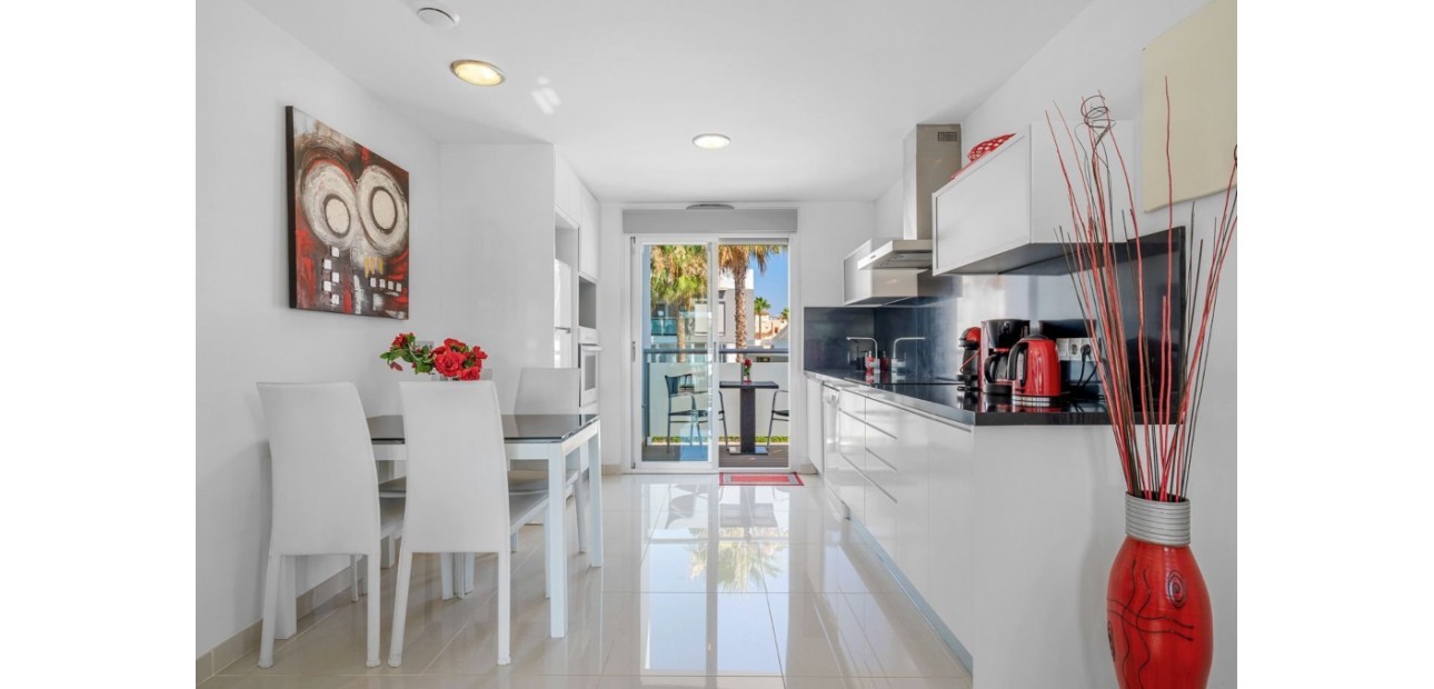 Sale - Apartment / flat -
Punta Prima