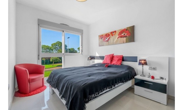 Sale - Apartment / flat -
Punta Prima