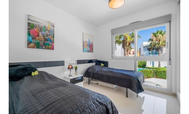 Sale - Apartment / flat -
Punta Prima