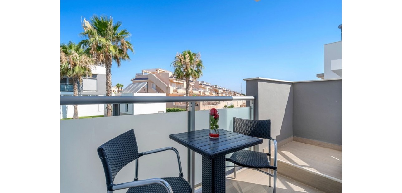 Sale - Apartment / flat -
Punta Prima