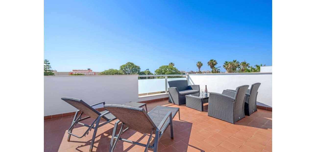 Sale - Apartment / flat -
Punta Prima