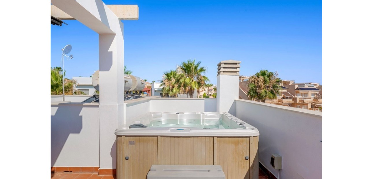 Sale - Apartment / flat -
Punta Prima