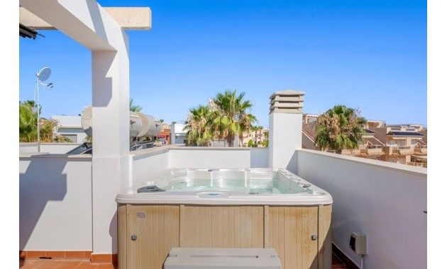 Sale - Apartment / flat -
Punta Prima