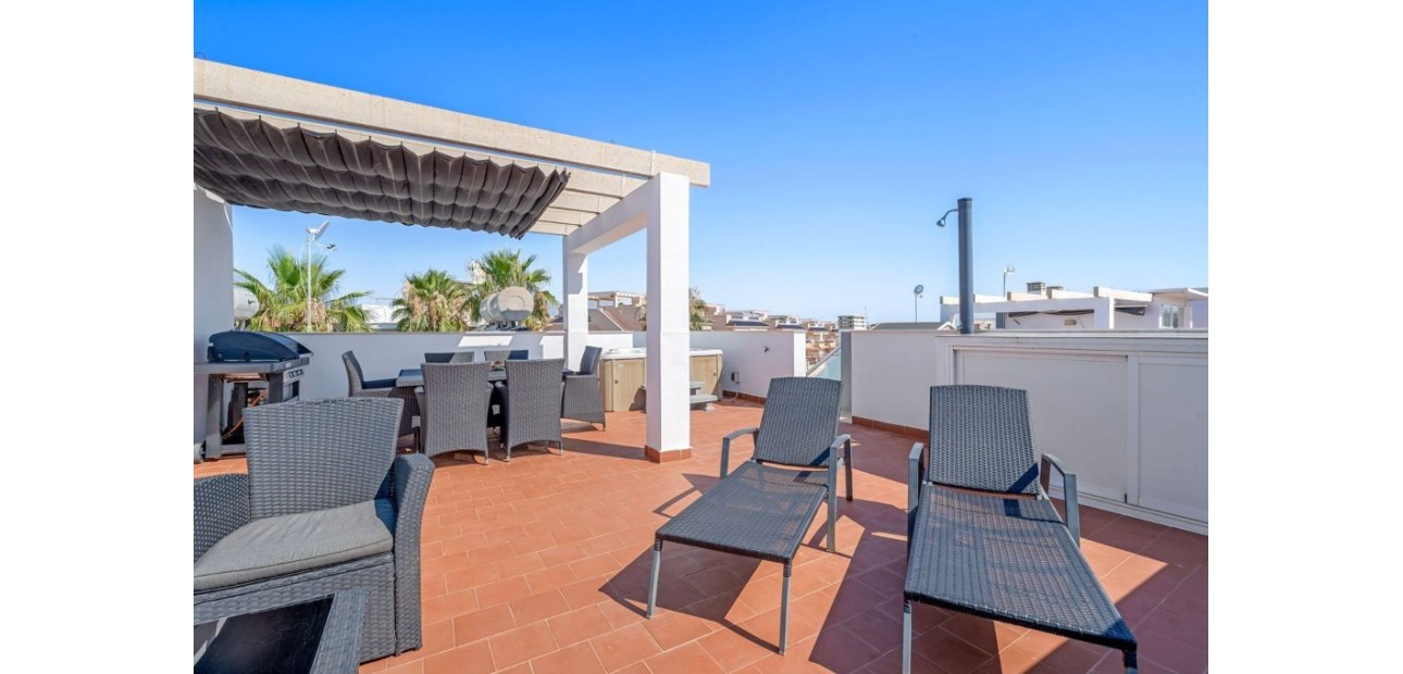 Sale - Apartment / flat -
Punta Prima