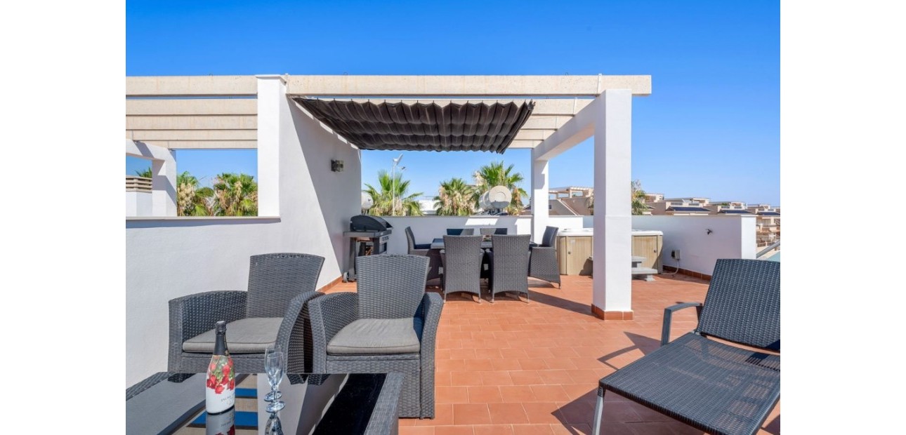 Sale - Apartment / flat -
Punta Prima