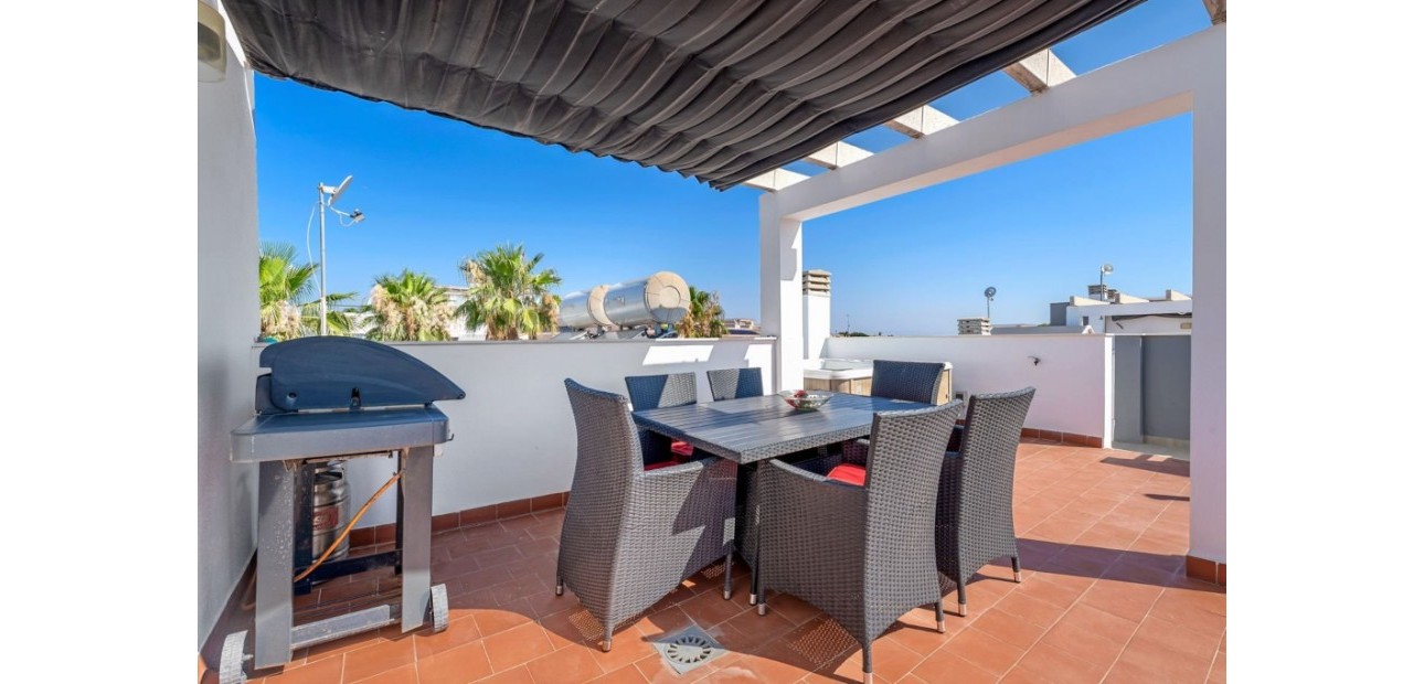 Sale - Apartment / flat -
Punta Prima