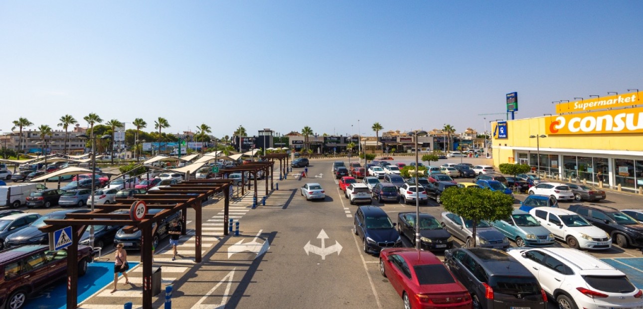 Sale - Apartment / flat -
Punta Prima