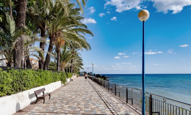 Sale - Apartment / flat -
Punta Prima