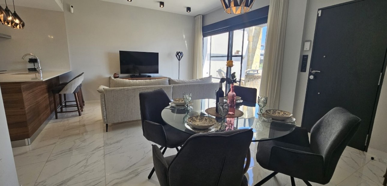 Venta - Apartamento / piso -
Punta Prima