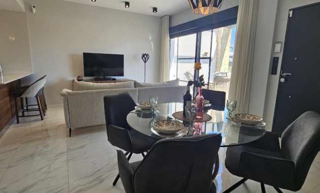 Venta - Apartamento / piso -
Punta Prima