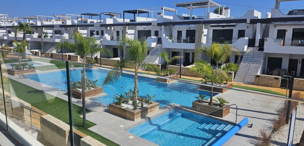 Venta - Apartamento / piso -
Punta Prima