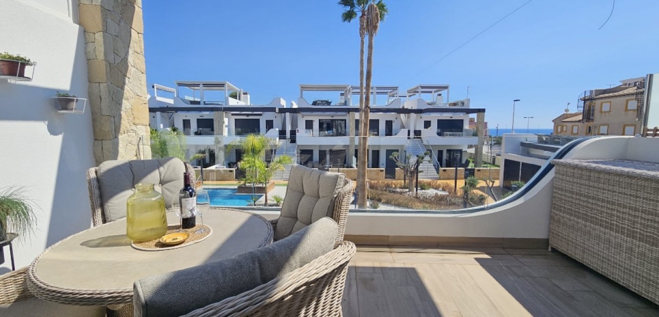 Venta - Apartamento / piso -
Punta Prima