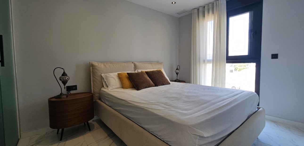 Venta - Apartamento / piso -
Punta Prima