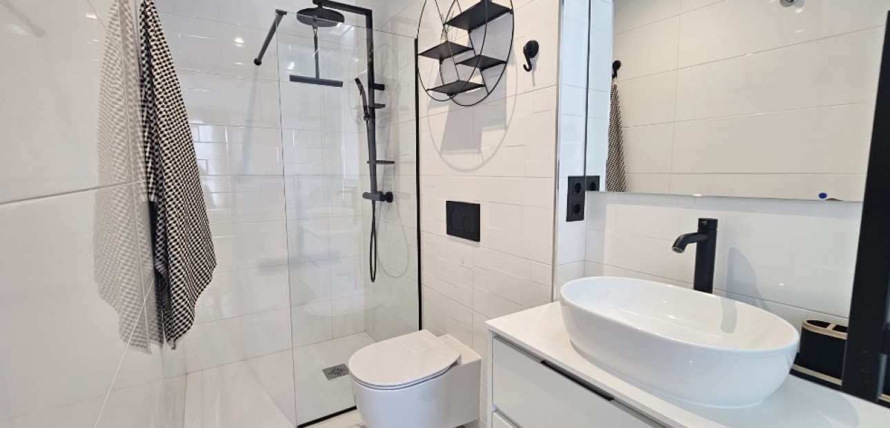 Venta - Apartamento / piso -
Punta Prima