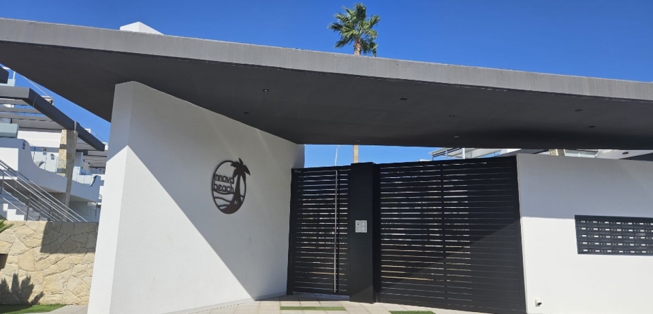 Venta - Apartamento / piso -
Punta Prima