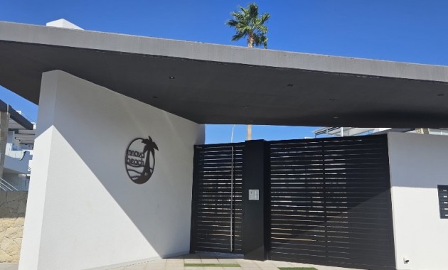 Venta - Apartamento / piso -
Punta Prima