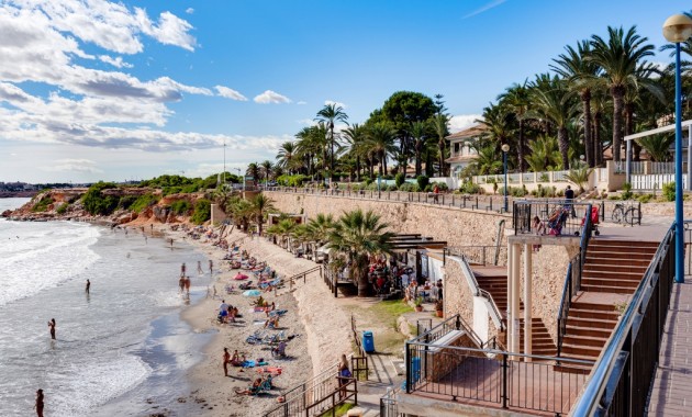 Venta - Apartamento / piso -
Punta Prima