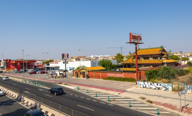 Venta - Apartamento / piso -
Punta Prima