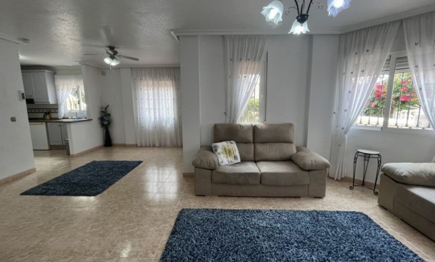 Venta - Vila -
Almoradí