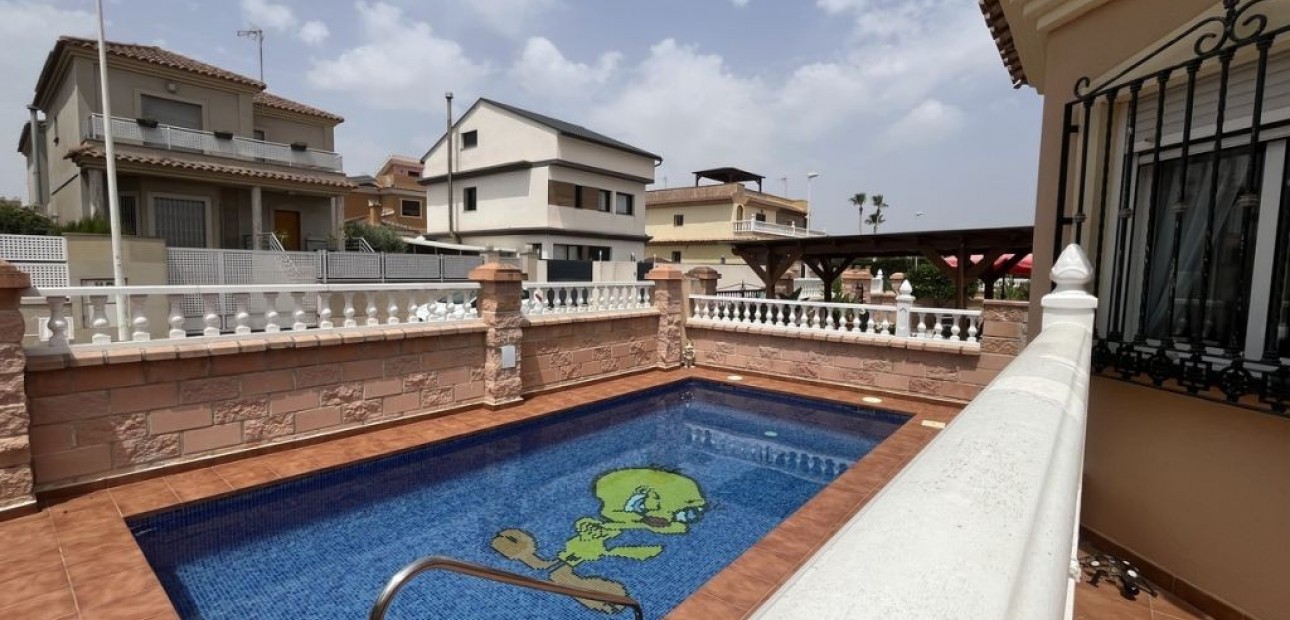 Venta - Vila -
Almoradí