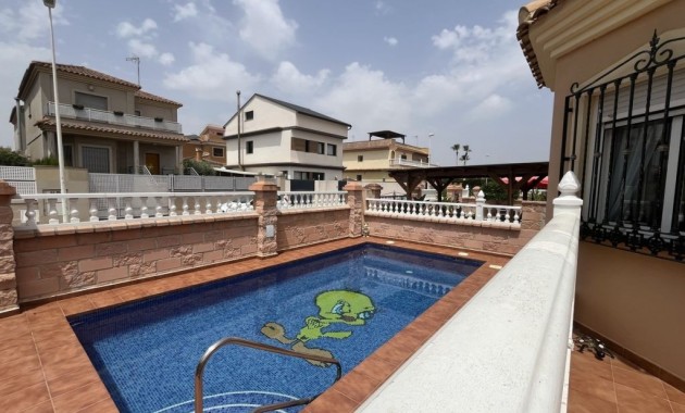 Venta - Vila -
Almoradí