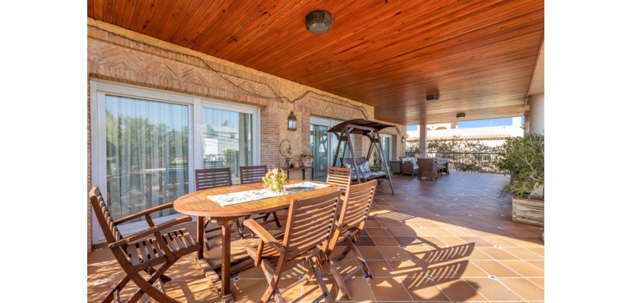 Sale - Villa -
Torrevieja - Los altos