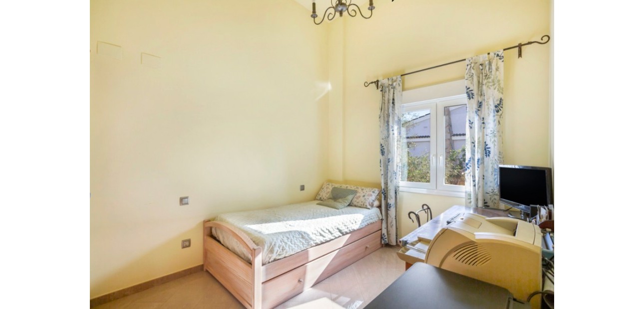 Sale - Villa -
Torrevieja - Los altos