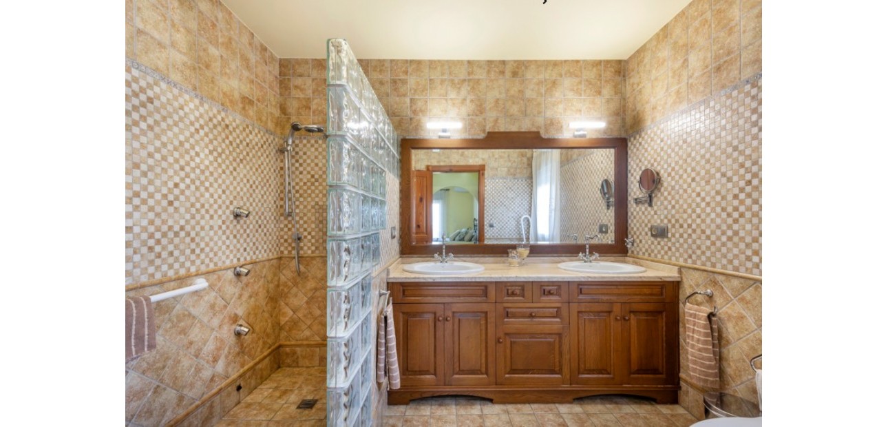 Sale - Villa -
Torrevieja - Los altos