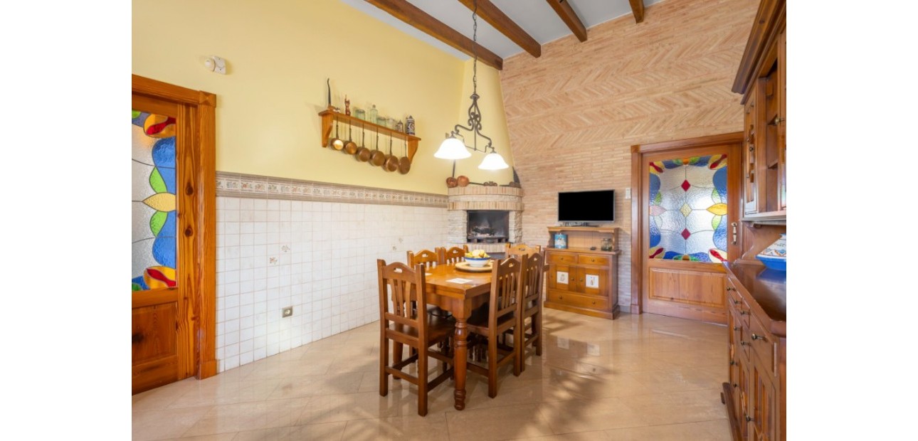 Sale - Villa -
Torrevieja - Los altos