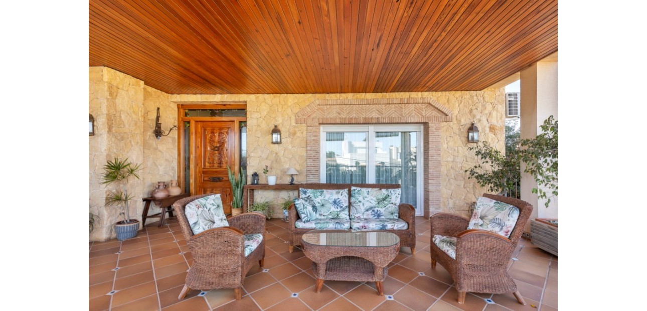 Sale - Villa -
Torrevieja - Los altos