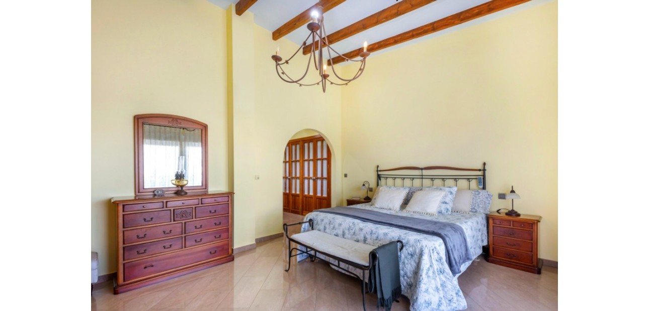 Sale - Villa -
Torrevieja - Los altos